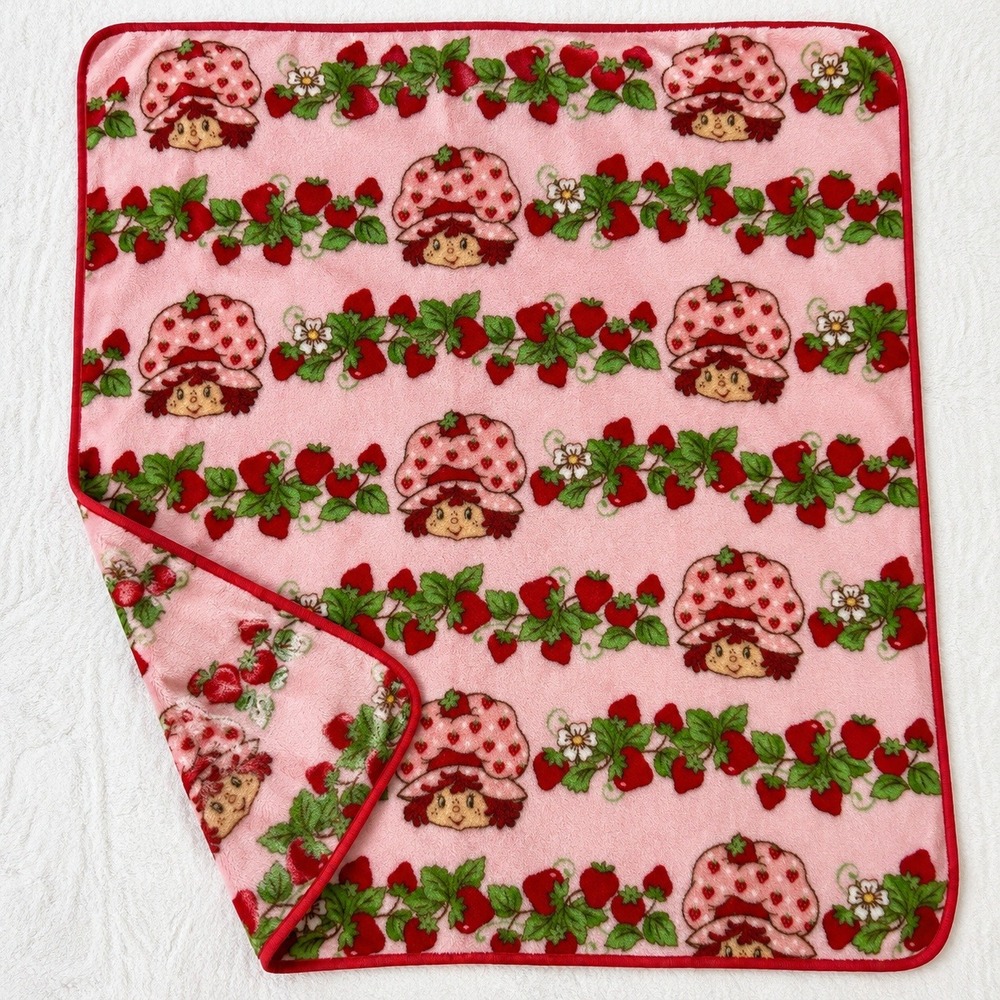 Strawberry Shortcake Fleece Throw Blanket Plush Pink Retro Character 48x38